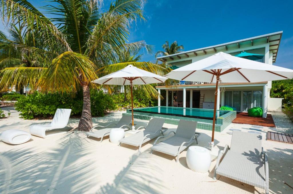 Holiday Inn Resort Kandooma – Maldives Virtual Tour